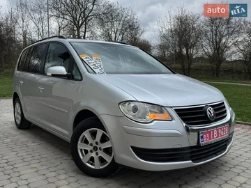 Авто Volkswagen Touran 2009 № 8692018