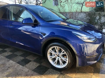 Авто Tesla Model Y 2022 № 8692535