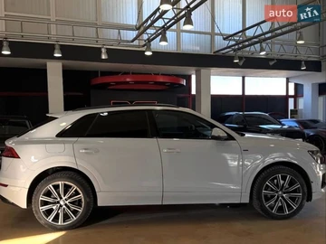 Авто Audi Q8 2019 № 8693279