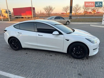 Авто Tesla Model 3 2022 № 8693676