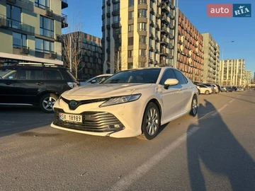 Авто Toyota Camry 2020 № 8693701