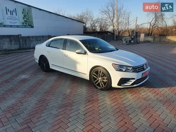Авто Volkswagen Passat 2016 № 8693975