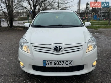 Авто Toyota Auris 2011 № 8694470