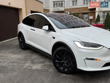 Авто Tesla Model X 2021 № 8695080