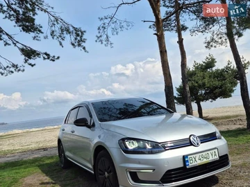 Авто Volkswagen E-Golf 2015 № 8695299