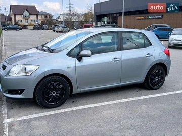 Авто Toyota Auris 2009 № 8695721