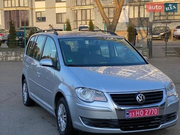 Авто Volkswagen Touran 2009 № 8695864