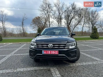 Авто Volkswagen Tiguan 2019 № 8696009