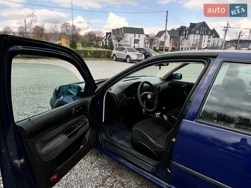 Авто Volkswagen Golf 1999 № 8696975