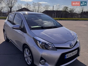 Авто Toyota Yaris 2012 № 8697541