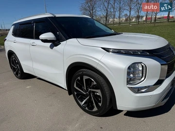 Авто Mitsubishi Outlander 2023 № 8698138