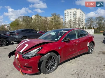 Авто Tesla Model 3 2018 № 8699460