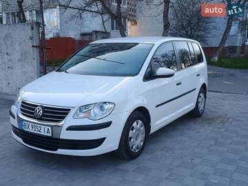 Авто Volkswagen Touran 2009 № 8700896