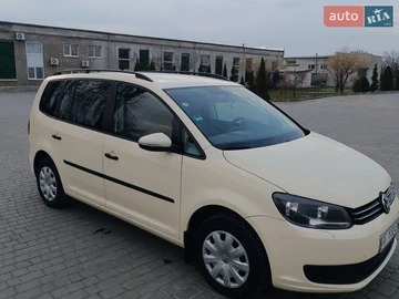 Авто Volkswagen Touran 2013 № 8700945
