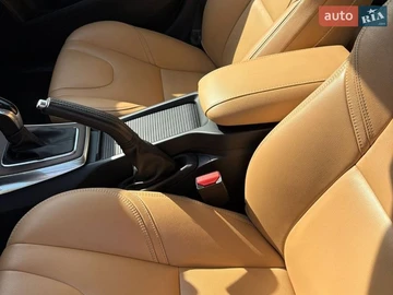 Авто Volvo V40 Cross Country 2016 № 8701337