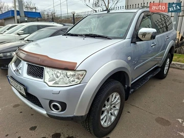 Авто Mitsubishi Pajero Sport 2010 № 8701643