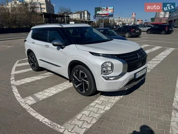 Авто Mitsubishi Outlander 2024 № 8701674