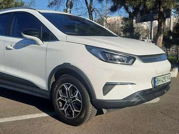 Авто BYD Yuan 2022 № 8701952