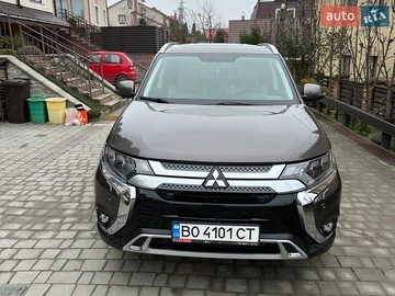 Авто Mitsubishi Outlander 2021 № 8702095