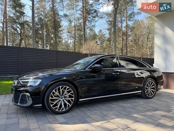 Авто Audi A8 2023 № 8702541
