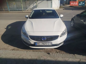 Авто Volvo V60 2014 № 8702838