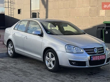 Авто Volkswagen Jetta 2010 № 8703136