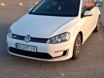 Авто Volkswagen E-Golf 2016 № 8703366