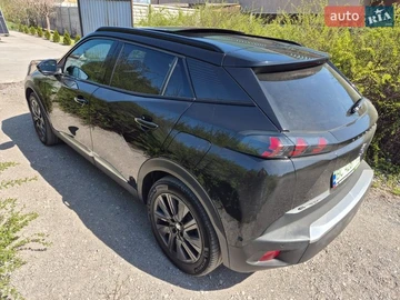 Авто Peugeot E-2008 2020 № 8703569