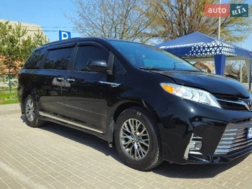 Авто Toyota Sienna 2018 № 8703770