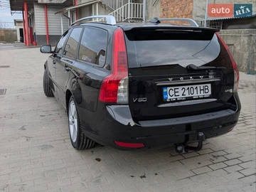 Авто Volvo V50 2011 № 8704034