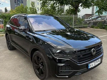 Авто Volkswagen Touareg 2023 № 8704415