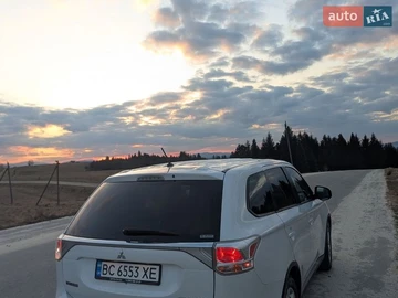 Авто Mitsubishi Outlander 2014 № 8704575