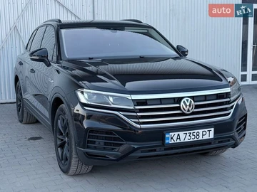 Авто Volkswagen Touareg 2019 № 8704576
