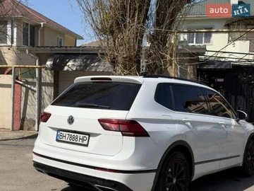 Авто Volkswagen Tiguan 2019 № 8704981