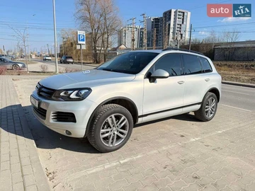 Авто Volkswagen Touareg 2014 № 8705367