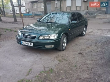 Авто Toyota Camry 2000 № 8705402