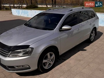 Авто Volkswagen Passat 2011 № 8706078