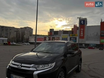 Авто Mitsubishi Outlander 2015 № 8706955