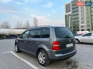 Авто Volkswagen Touran 2006 № 8707330