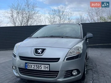 Авто Peugeot 5008 2012 № 8707403