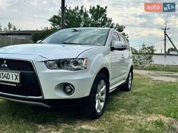 Авто Mitsubishi Outlander Xl 2010 № 8707548