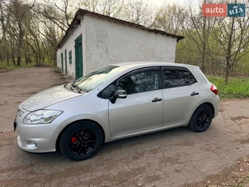 Авто Toyota Auris 2010 № 8708202