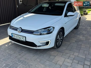 Авто Volkswagen E-Golf 2017 № 8708219