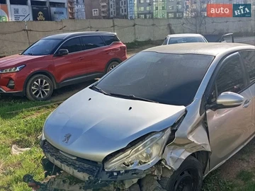 Авто Peugeot 208 2013 № 8709059