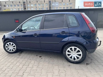 Авто Ford Fiesta 2004 № 8709988