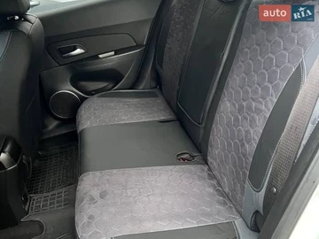 Авто Chevrolet Cruze 2011 № 8710094