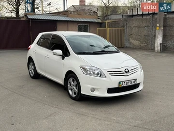 Авто Toyota Auris 2012 № 8710120