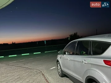 Авто Ford Escape 2013 № 8710126