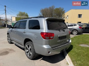 Авто Toyota Sequoia 2016 № 8710289