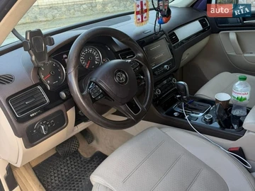 Авто Volkswagen Touareg 2014 № 8710307